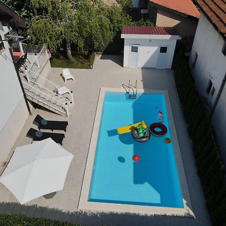 Villa Mina Kladovo, 5-Bedroom Villa With Pool For Up To 12 People Buitenkant foto