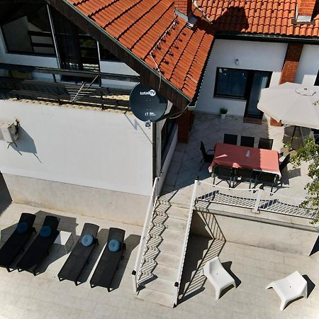 Villa Mina Kladovo, 5-Bedroom Villa With Pool For Up To 12 People Buitenkant foto