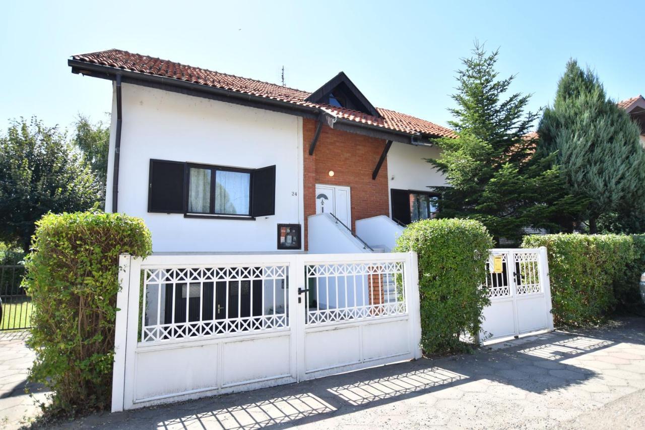 Villa Mina Kladovo, 5-Bedroom Villa With Pool For Up To 12 People Buitenkant foto