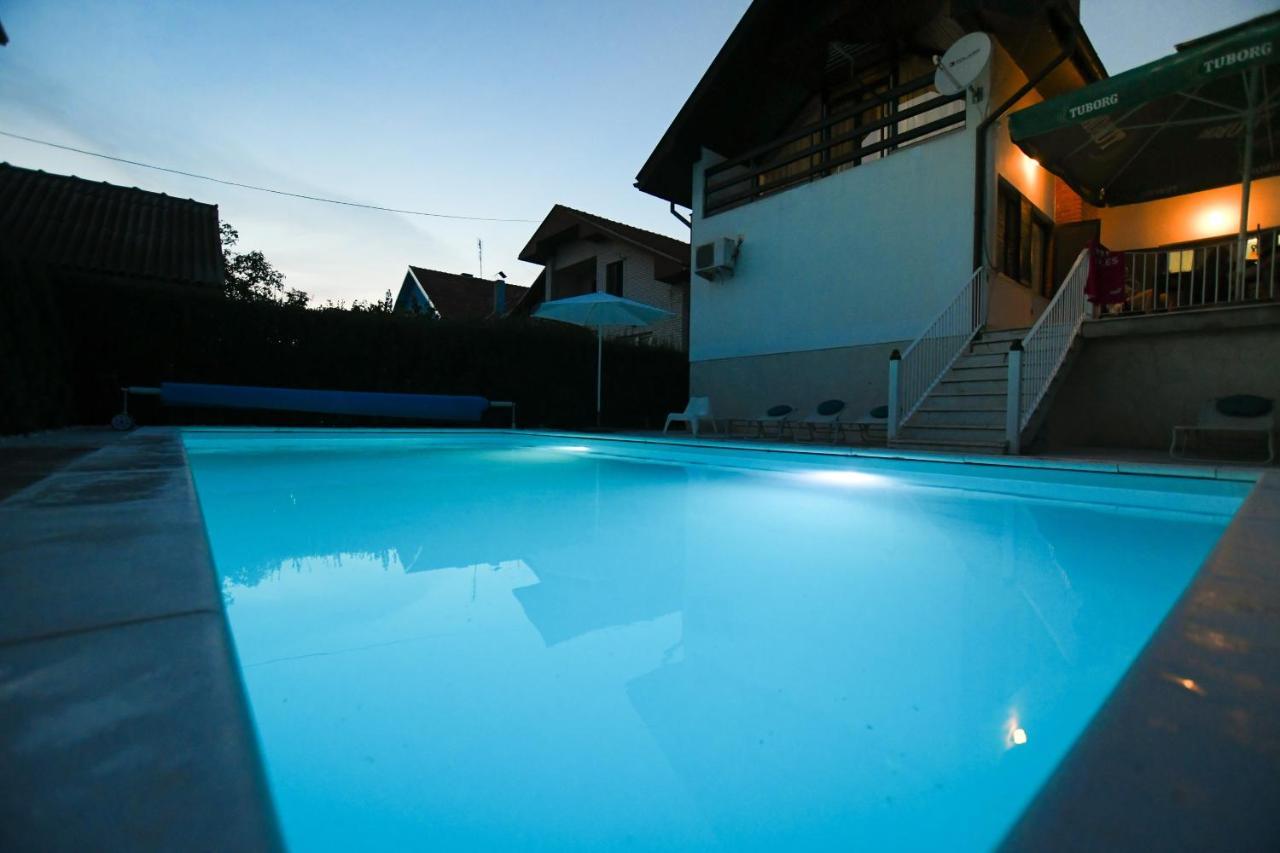 Villa Mina Kladovo, 5-Bedroom Villa With Pool For Up To 12 People Buitenkant foto